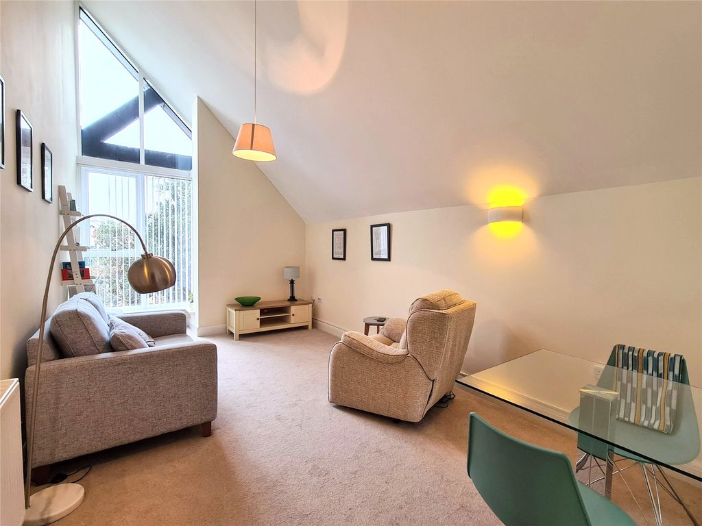 Property photo 1 of 11 1 - Picture No. 06