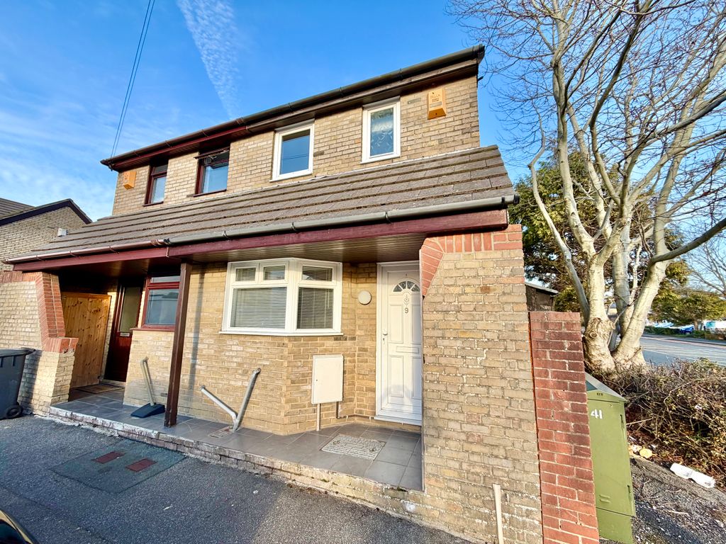 Property photo 1 of 10 Frontage