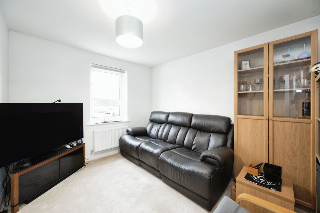 Property photo 2 of 17 Photography