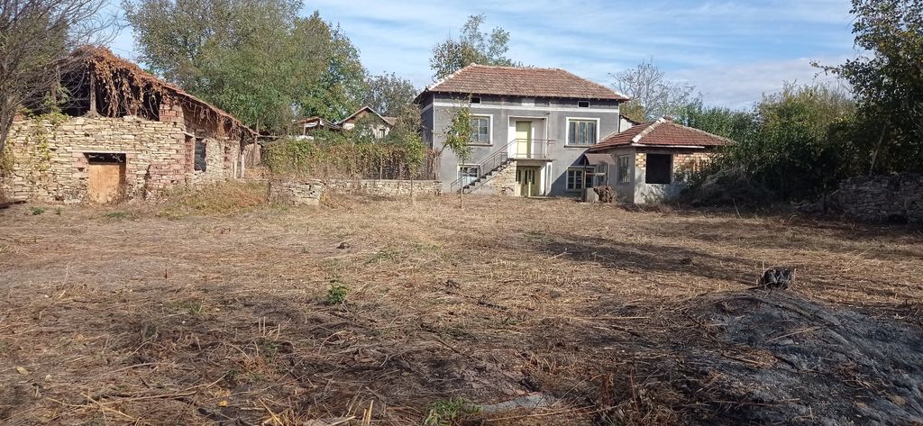 Property photo 2 of 5