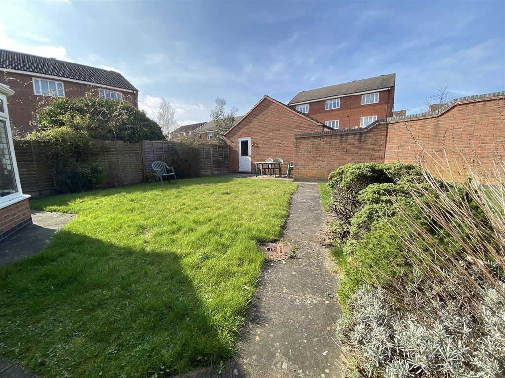 Property photo 3 of 11