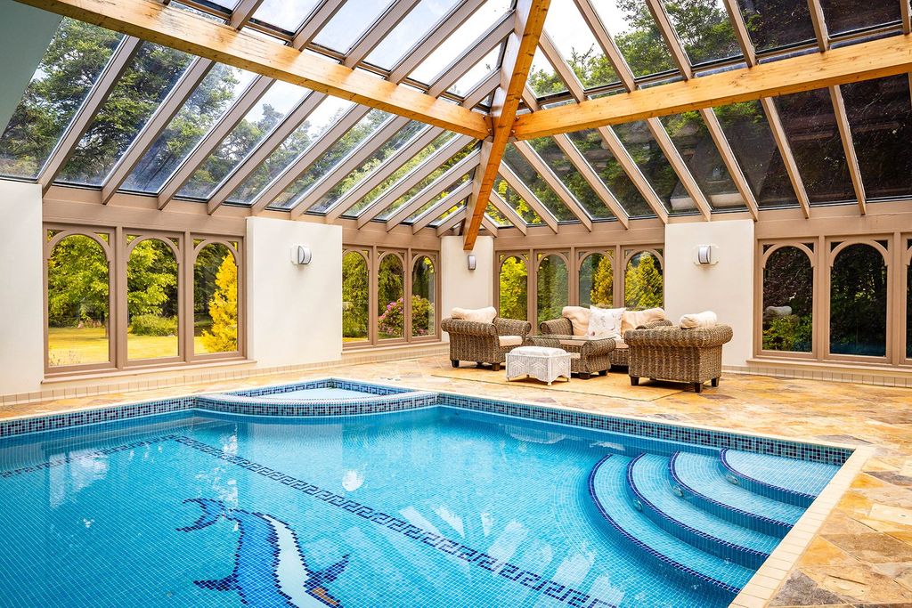 Property photo 3 of 45 House. Partnership