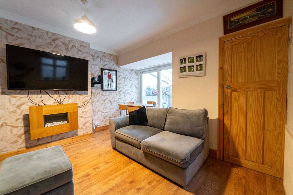 Property photo 2 of 17 Picture No. 48