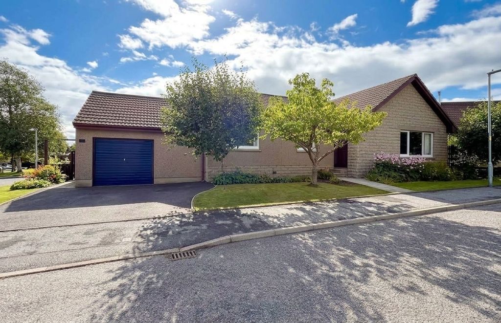 Property photo 1 of 31