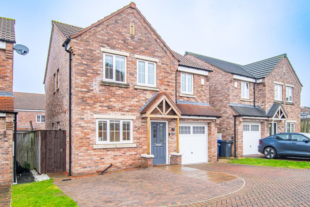 Property photo 1 of 28 Front