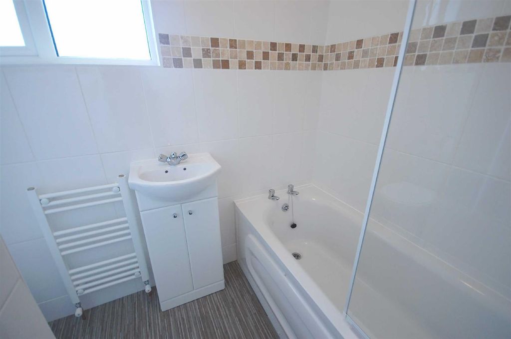 Property photo 3 of 5 Wwfu4Fzpnifej_Hjs4V_Cn50Zam.Jpg