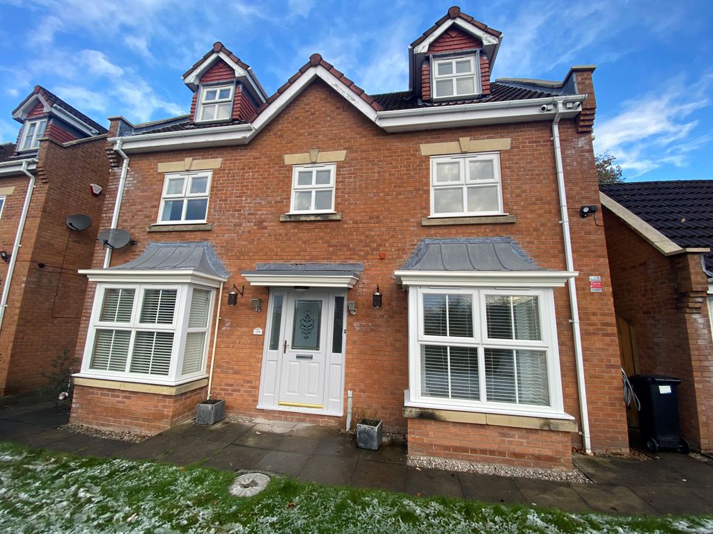 Property photo 2 of 21 Front Close