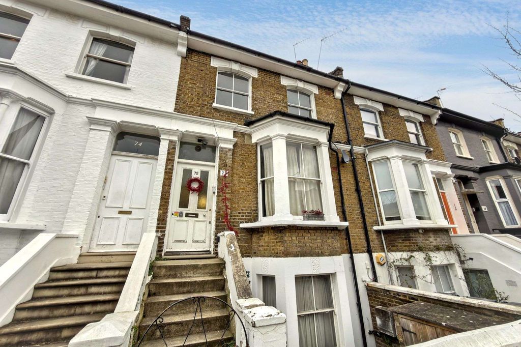 Property photo 1 of 9 72B Minford Gardens, London W14 0Ap