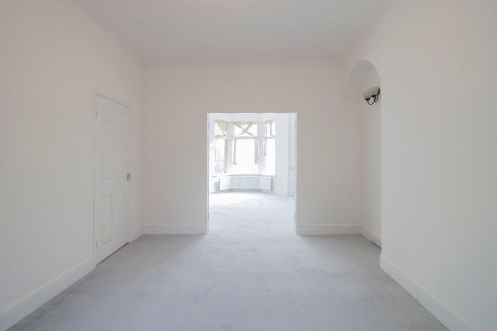 Additional image 8 of 4 bed terraced house for sale5 High Street, Newbridge NP11