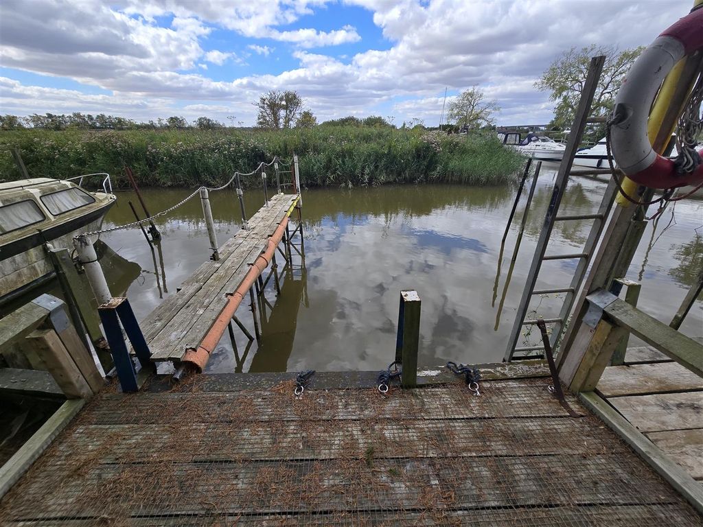 Property photo 2 of 6 Mooring