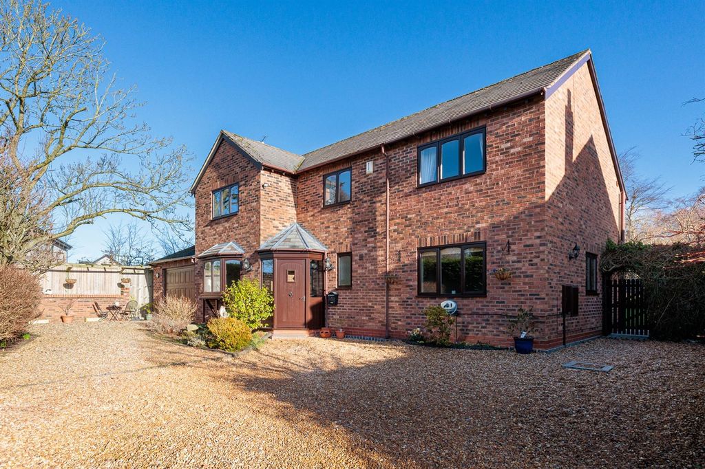 Property photo 1 of 20 (Main)