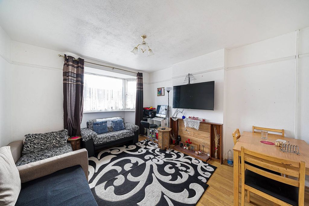 Property photo 2 of 7