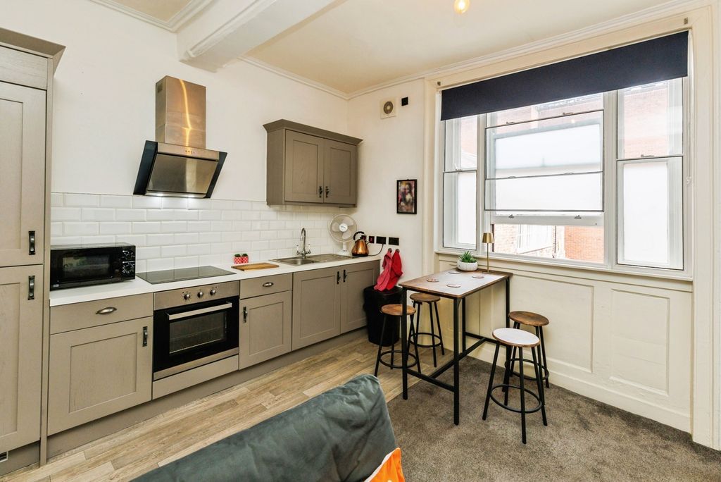 Property photo 2 of 16 Pbox-Img.Jpg