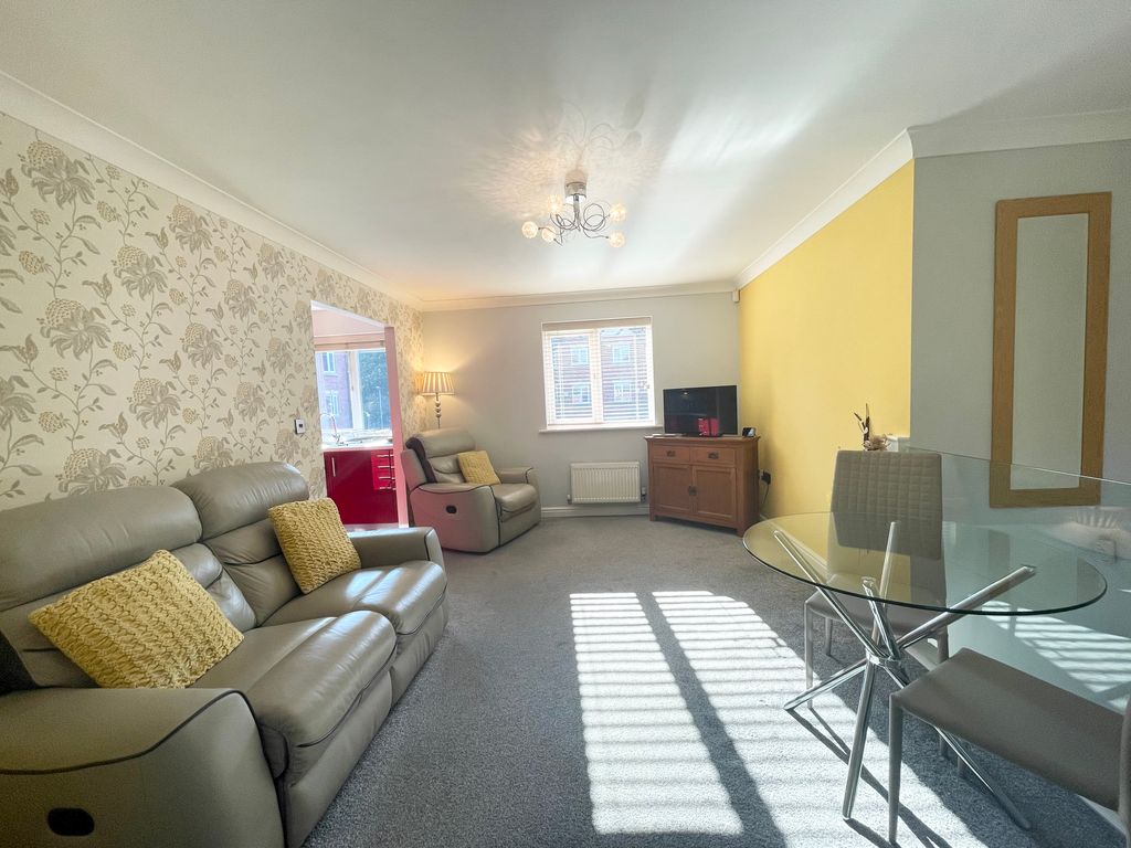 Property photo 2 of 15