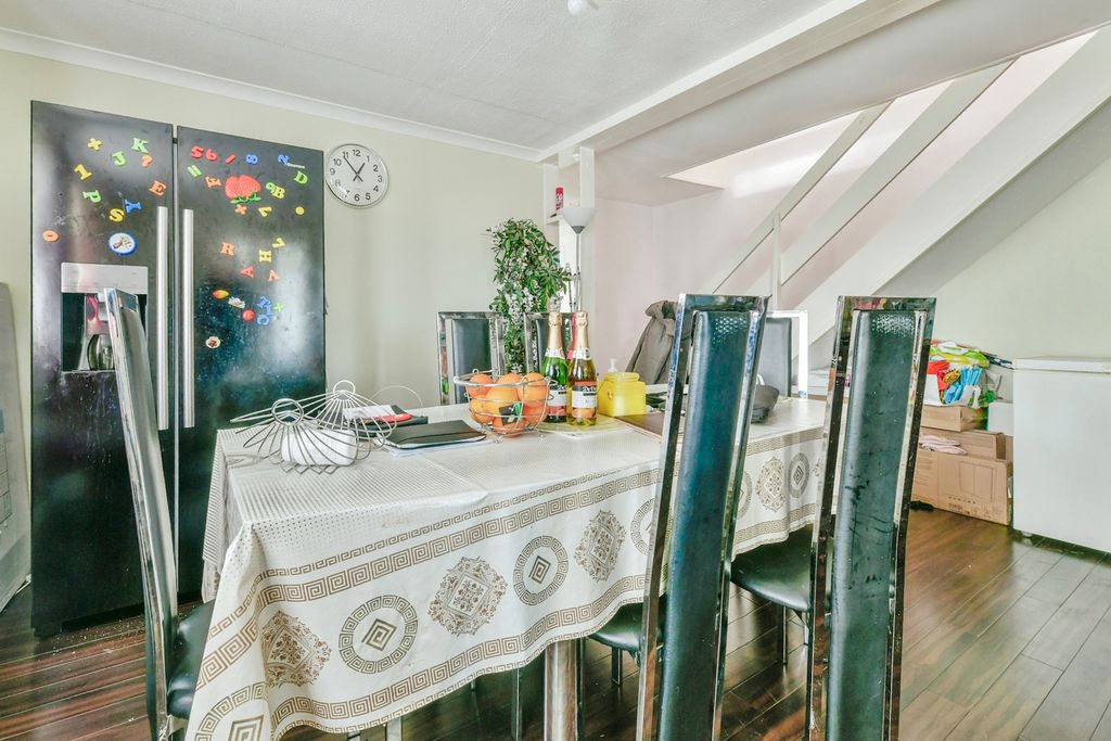 Property photo 3 of 15 Dining Room