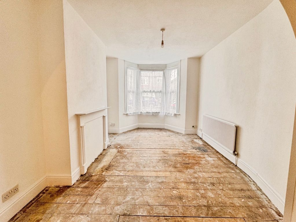 Property photo 3 of 8 Living Room