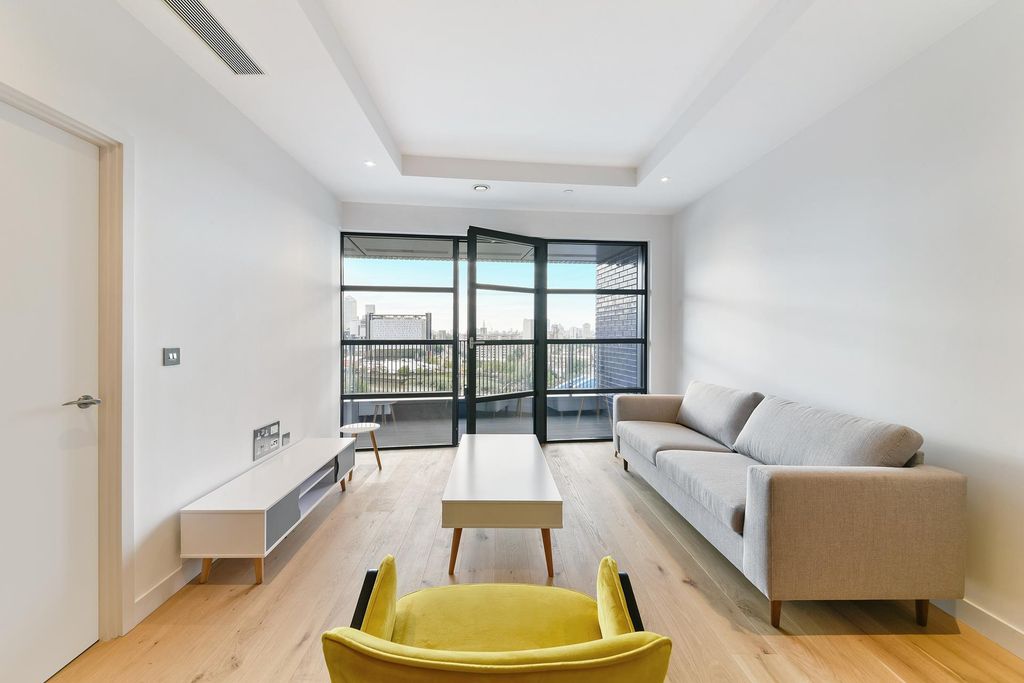 Property photo 3 of 12