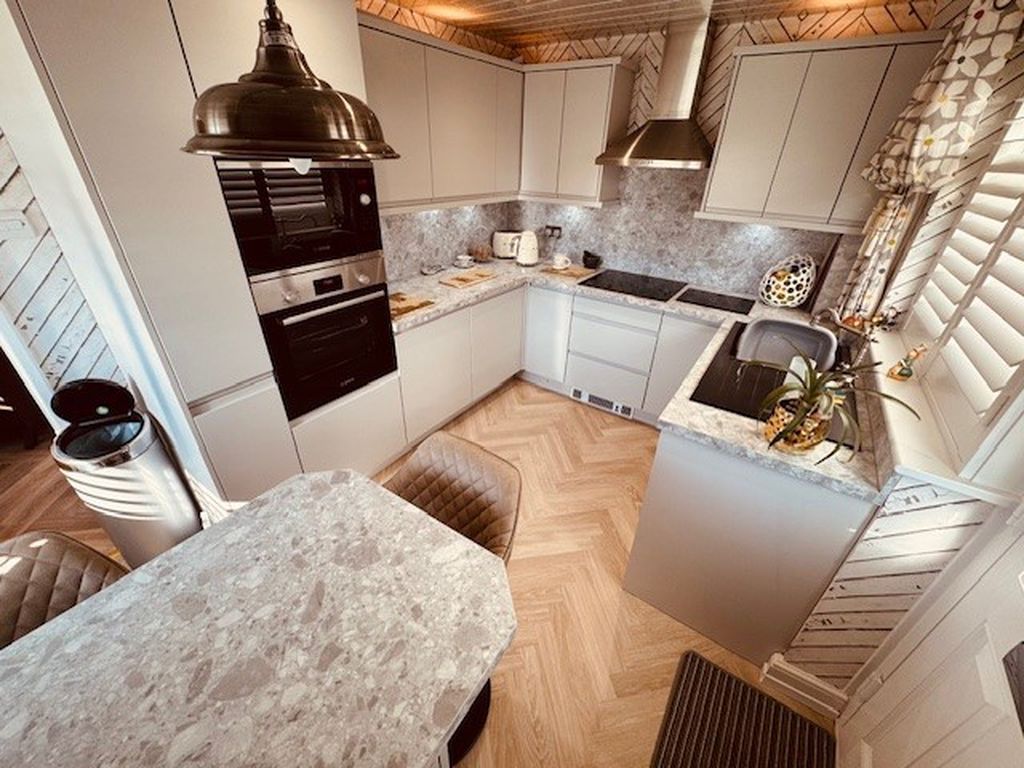 Property photo 2 of 25 Kitchen