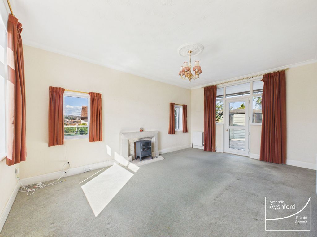 Property photo 2 of 28