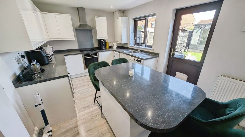 Property photo 2 of 23 Pbox-Img.Jpg