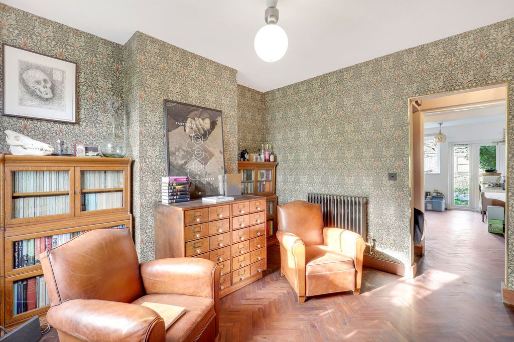 Property photo 3 of 13