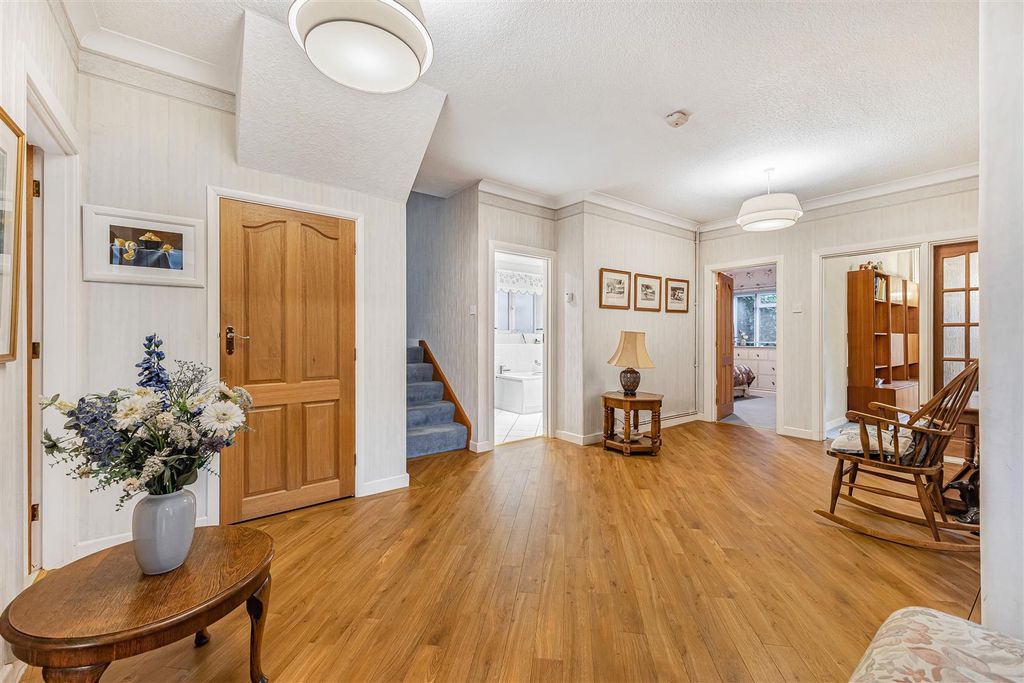 Property photo 2 of 23