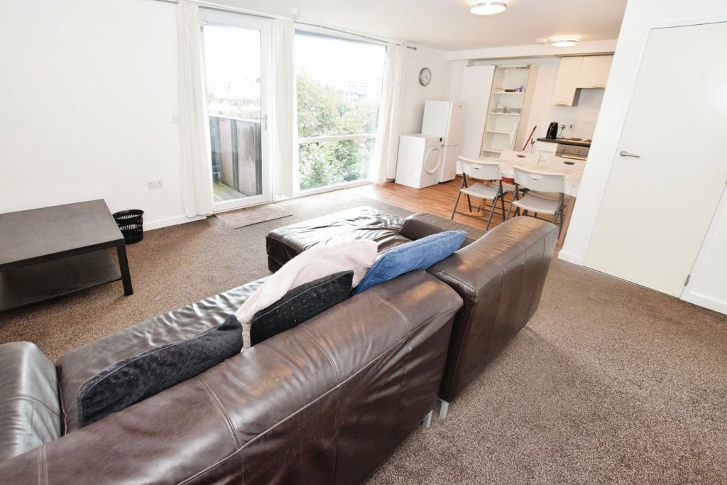 Property photo 2 of 21 Picture No. 26
