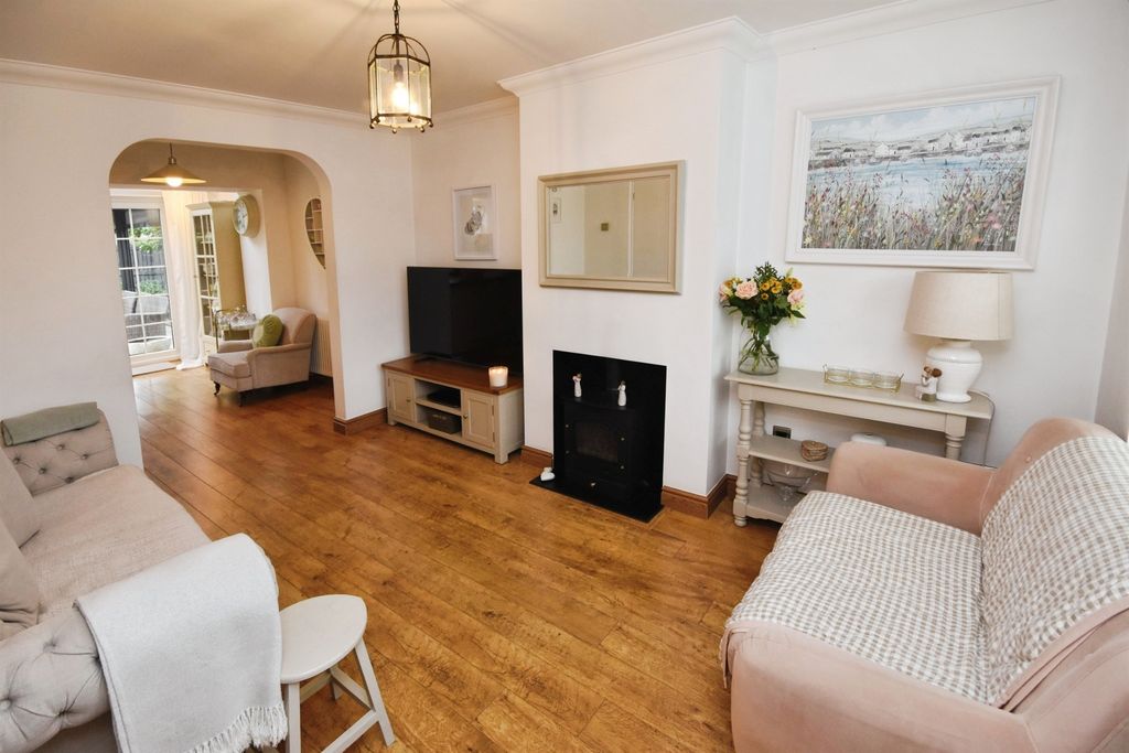 Property photo 2 of 16