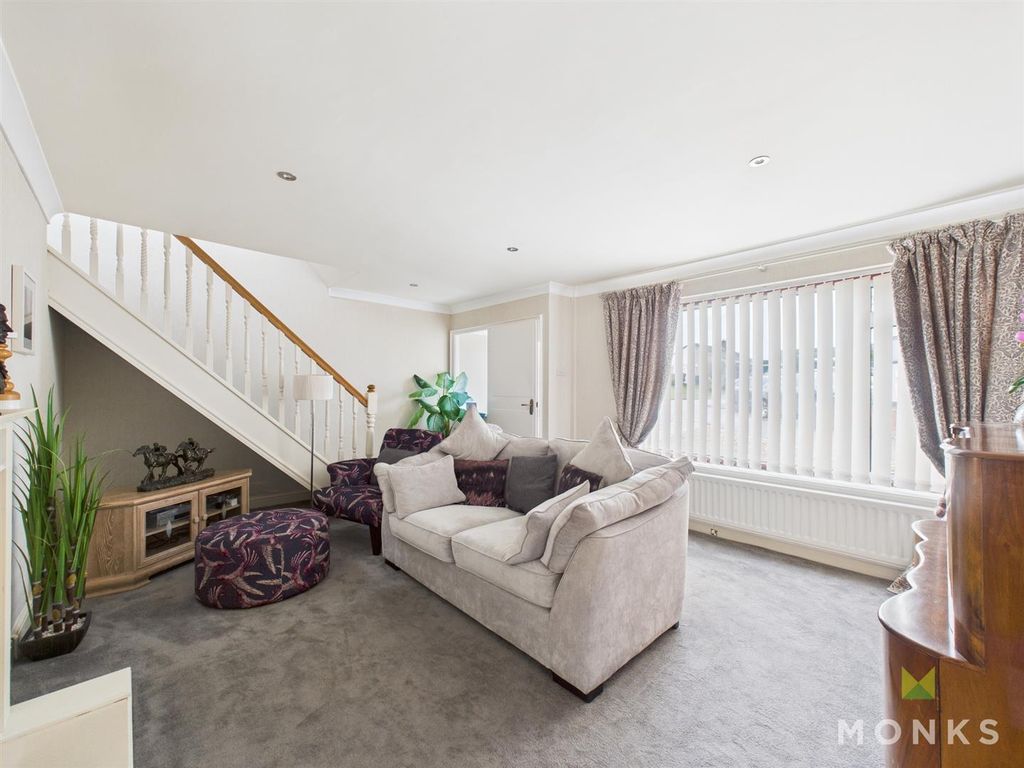 Property photo 2 of 18 Cam05160G0-Pr0068-Still006.Jpg