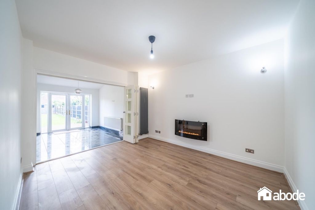 Property photo 3 of 31 Dsc09737-Hdr.Jpg