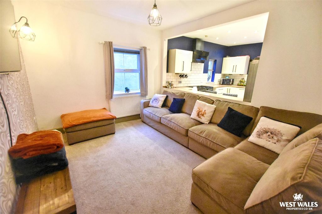 Property photo 3 of 22 17 (68).Jpg