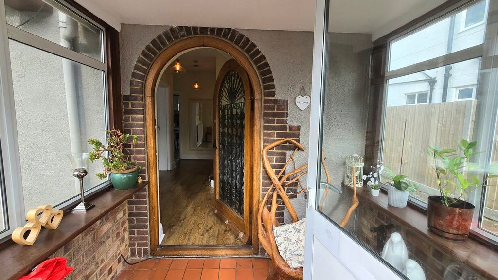 Property photo 2 of 26