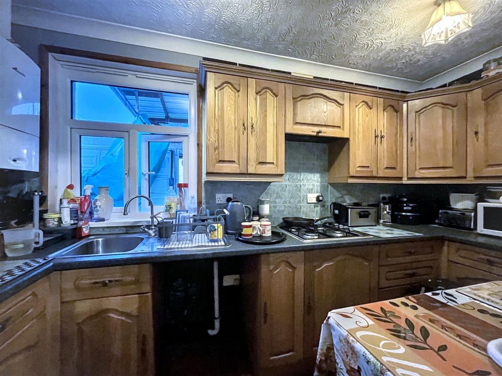 Property photo 3 of 9 Img_2561.Jpg