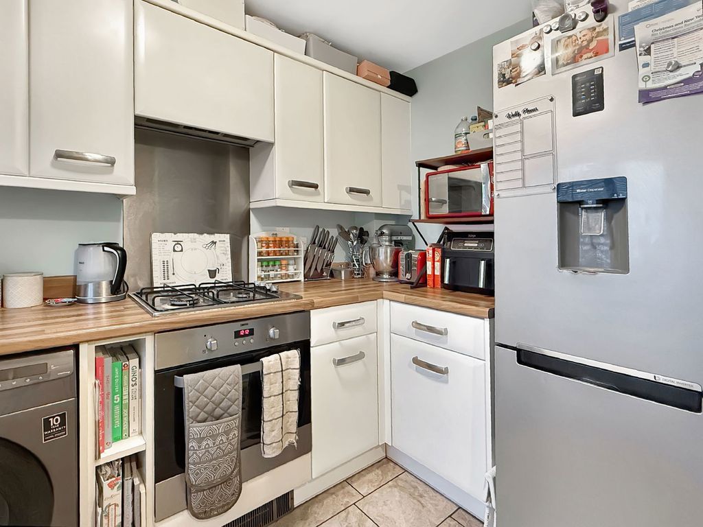 Property photo 3 of 16