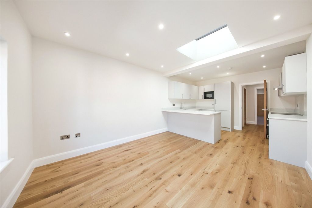 Property photo 2 of 13 Picture No. 05