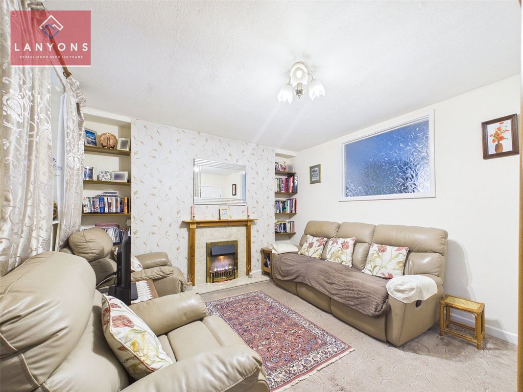 Property photo 3 of 12 Picture No. 10