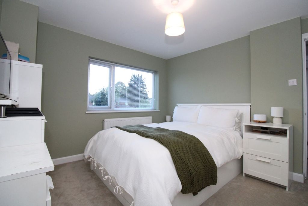 Property photo 3 of 11 Bedroom One