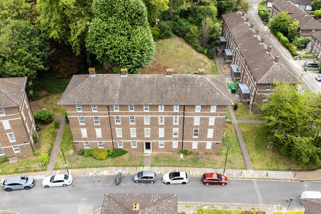 Property photo 1 of 12 4396191
