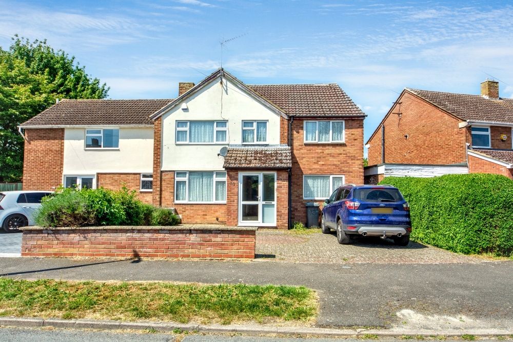 Property photo 2 of 25