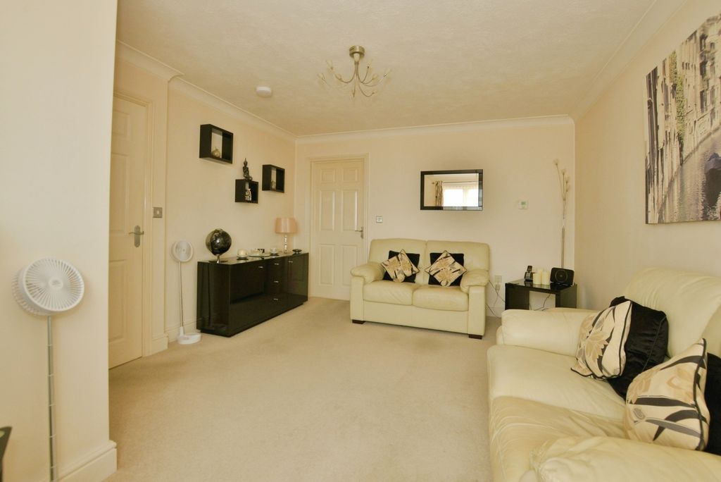 Property photo 2 of 15 Pbox-Img.Jpg