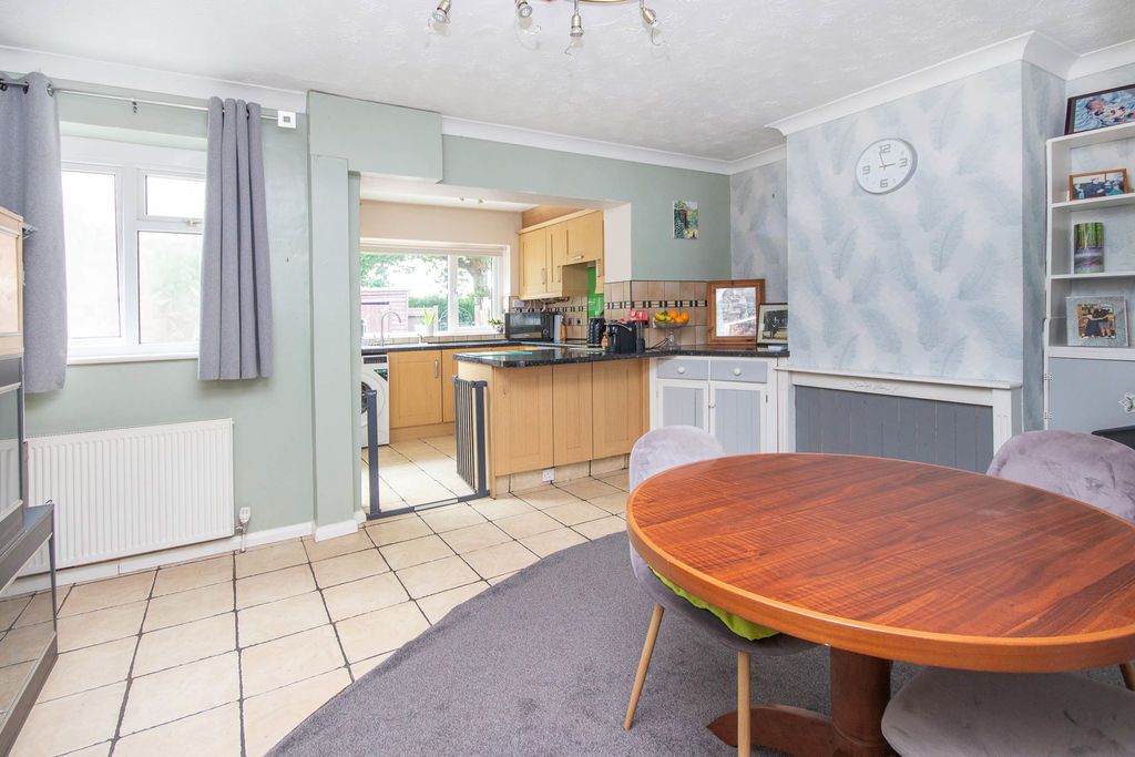 Property photo 3 of 10 Kitchen-Diner