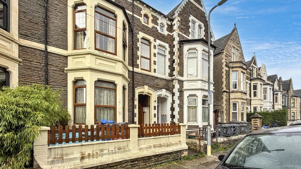 Property photo 1 of 9 Attractive Row Of Period Terraced Homes With Decor...