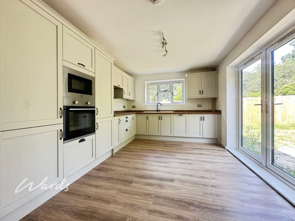 Property photo 1 of 20 Kitchen