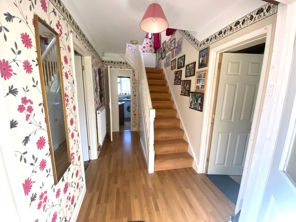 Property photo 2 of 24 Hallway.Jpg