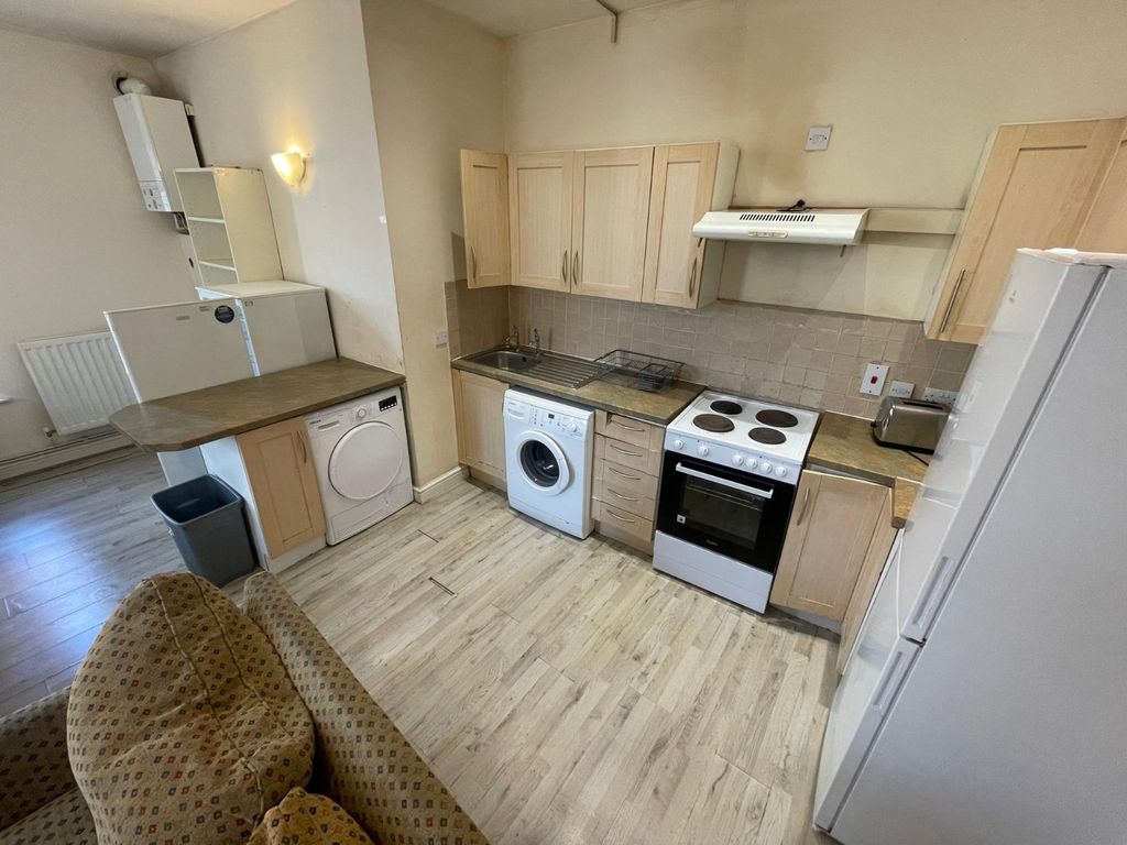 Property photo 3 of 10 Picture No. 06