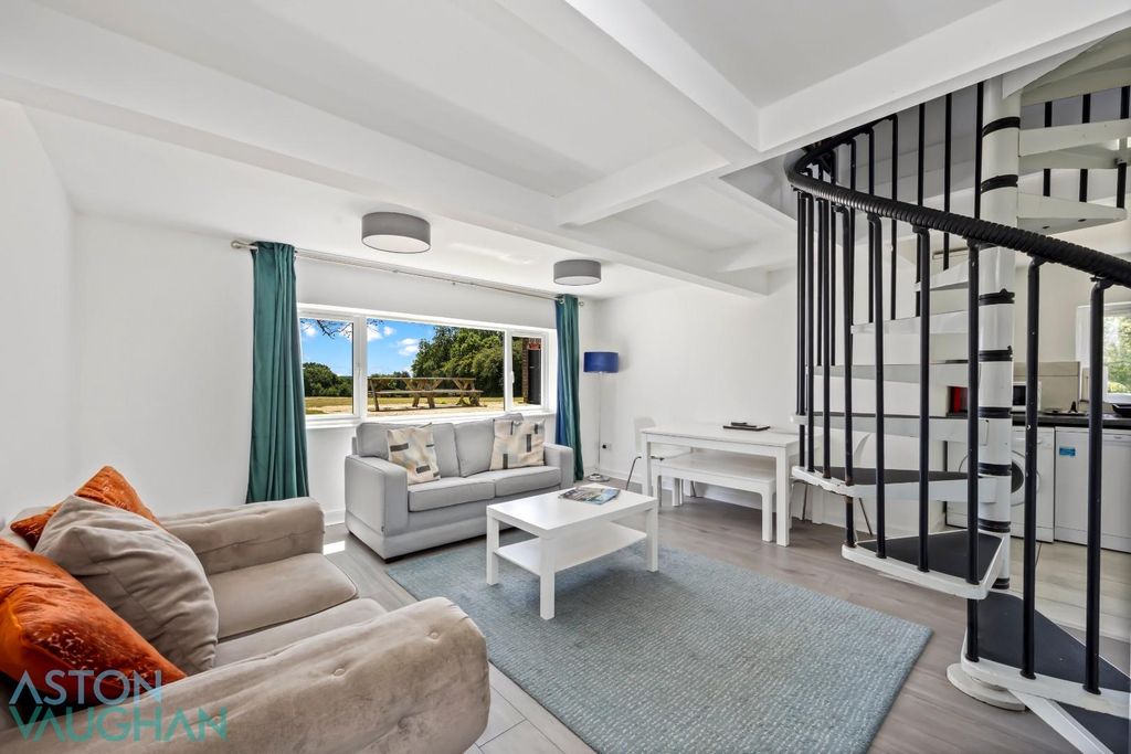 Property photo 2 of 15 Whitesmith, Gildridge-007.Jpg