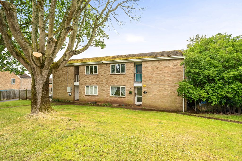 Property photo 1 of 15 .