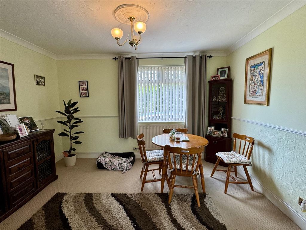 Property photo 3 of 23 Dining Room
