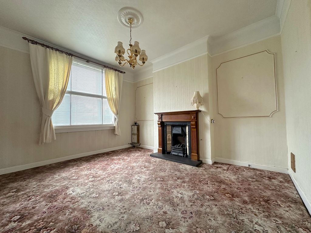 Property photo 2 of 26