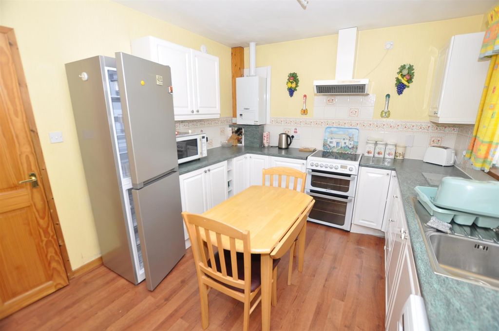 Property photo 2 of 12 Kitchen